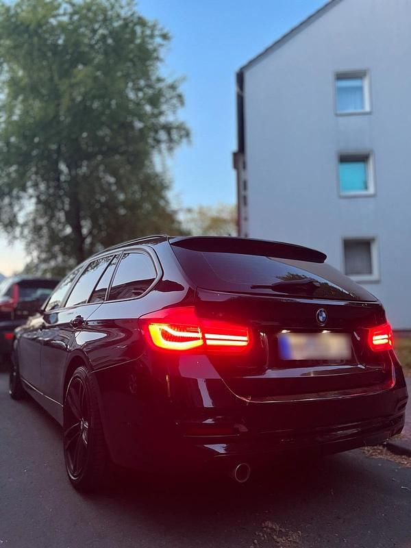 Używany BMW 318 150 KM (110 kW) 2017 Czarny Kombi