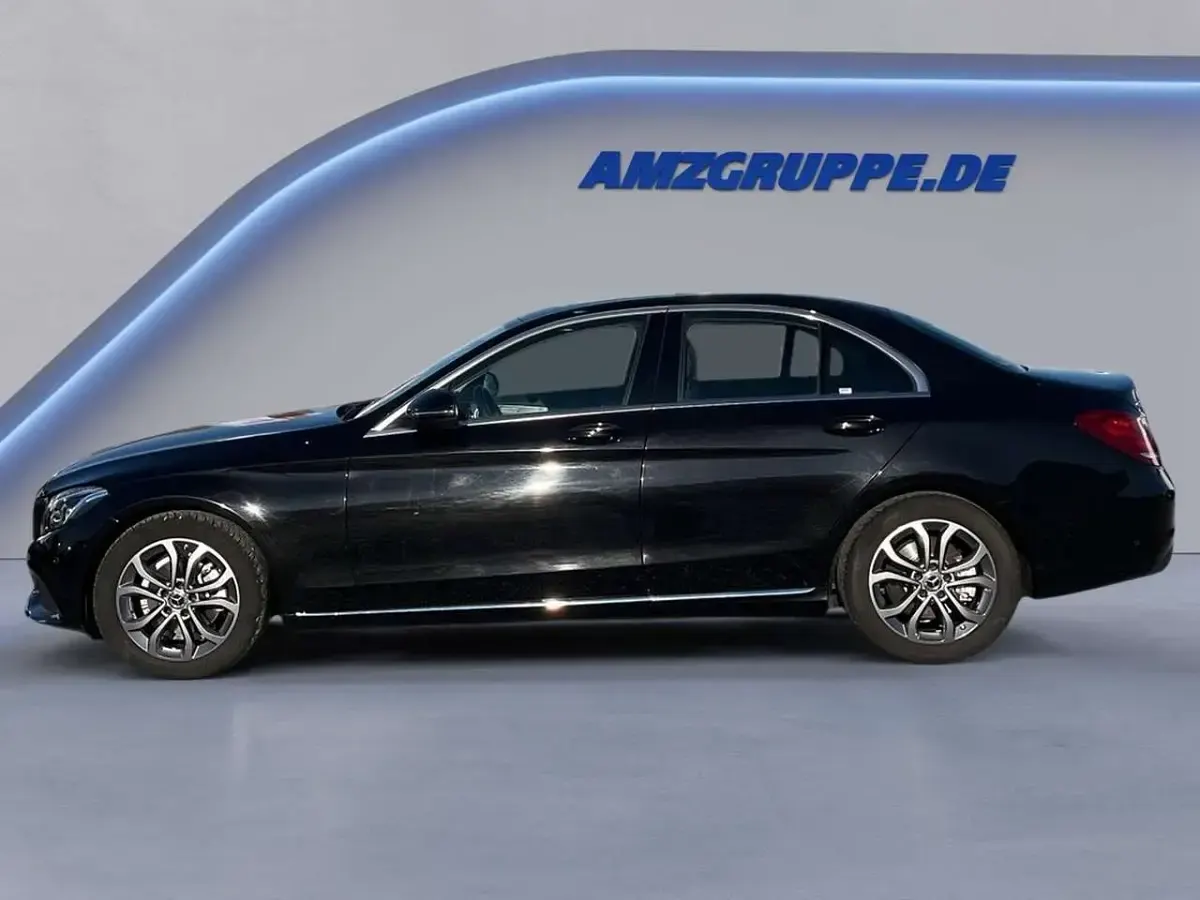 Gebraucht Mercedes C180 Avantgarde 156 PS (114 kW) 2017 Obsidianblack Limousine