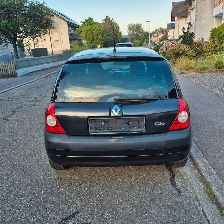 Gebraucht Renault Clio II 75 PS (55 kW) 2003 Schwarz Limousine