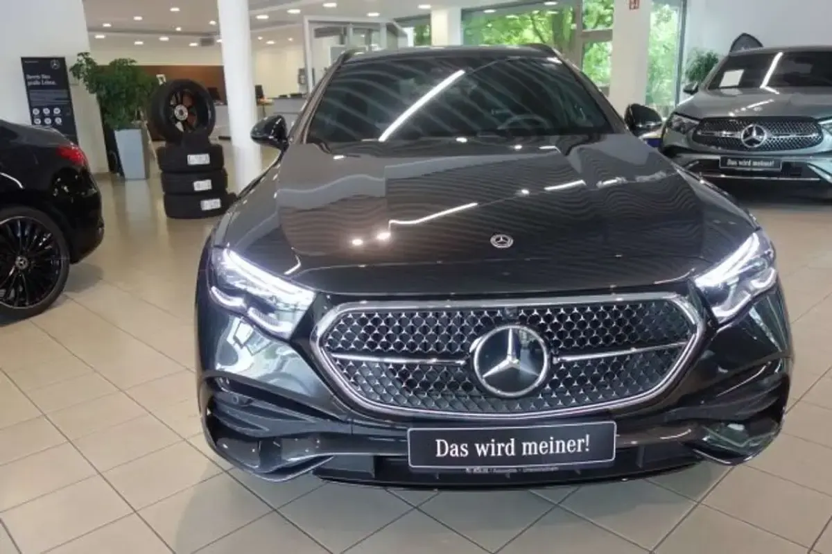 Gebraucht Mercedes E300 Premium Plus 197 PS (144 kW) 2025 Lack graphitgrau Kombi