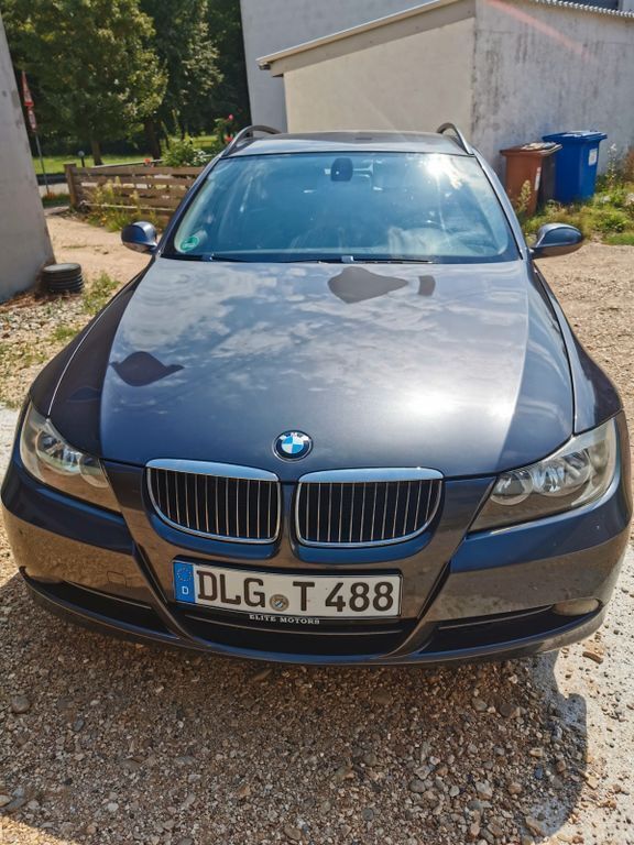 Grau Gebraucht 2006 BMW 330 Kombi | 9.500 € - Bild 1/2