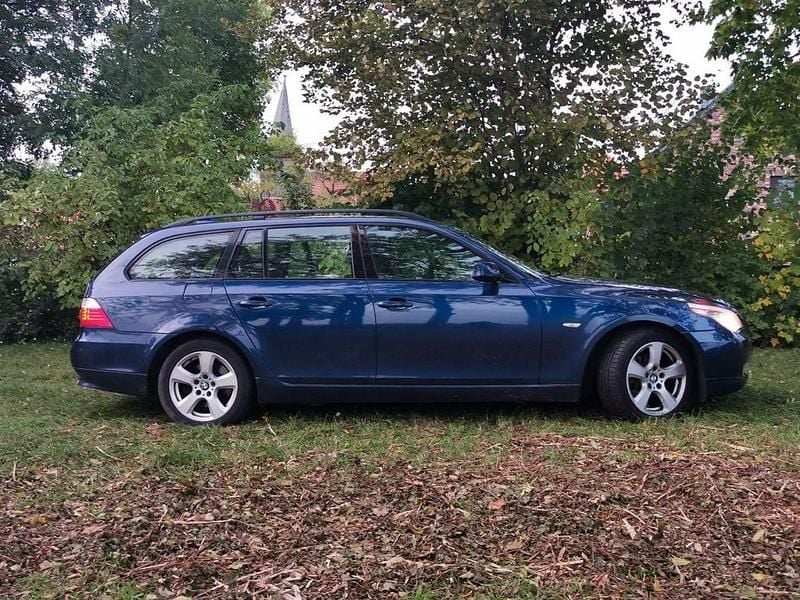 Second-hand BMW 525 218 CP (160 kW) 2007 Albastru Break