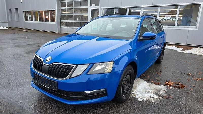 Gebraucht Skoda Octavia Ambition 116 PS (85 kW) 2019 Blau Kombi