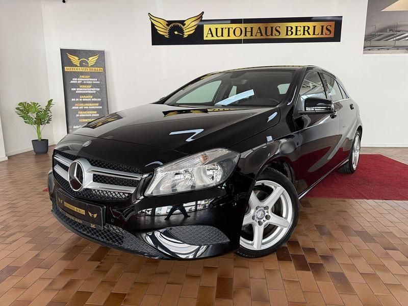 Schwarz Gebraucht 2013 Mercedes A200 Limousine | 15.900 € (Fairer Preis) - Bild 1/4