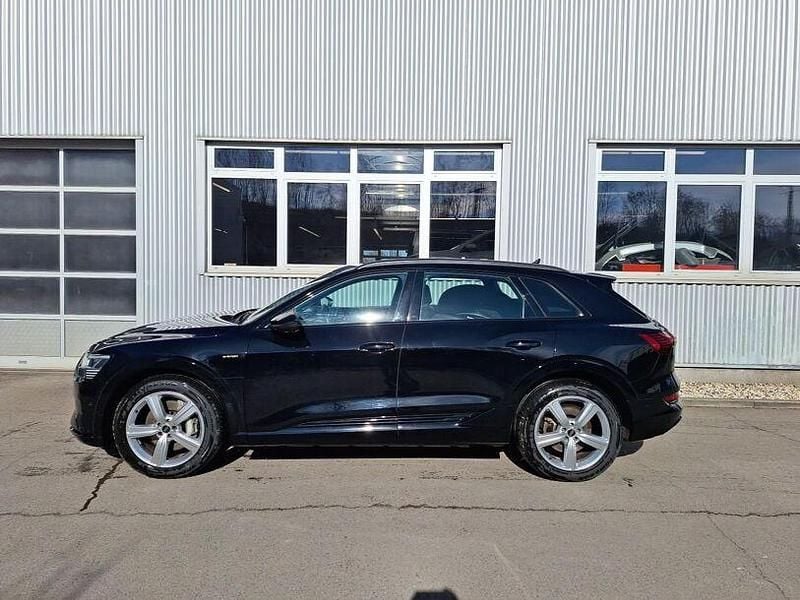 Gebraucht Audi e-tron Advanced Plus 300 kW (408 PS) 2022 Brillantschwarz SUV