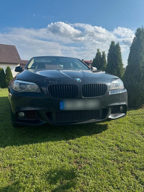Schwarz Gebraucht 2012 BMW 530 Limousine | 7.499 € (Guter Preis) - Bild 1/4