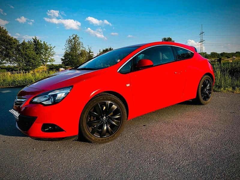 Gebraucht Opel Astra GTC 140 PS (102 kW) 2015 Rot Coupé