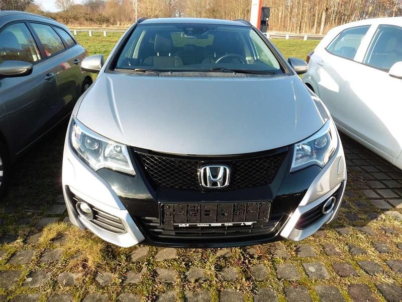 Gebraucht Honda Civic 141 PS (103 kW) 2017 Lunar silver m. Kombi