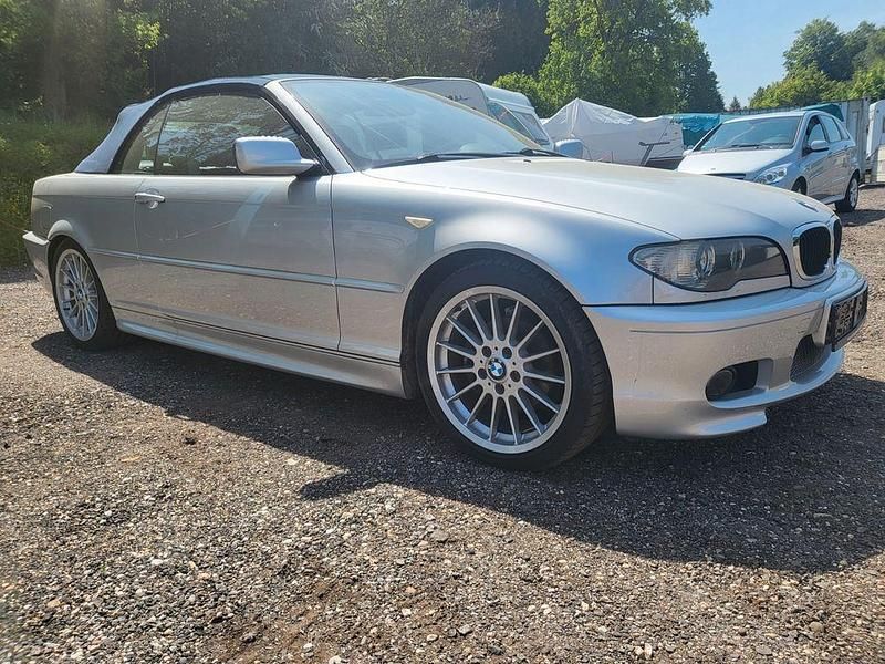 Grau Gebraucht 2004 BMW 318 Cabriolet M Sport Cabrio | 7.845 € (Guter Preis) - Bild 1/4