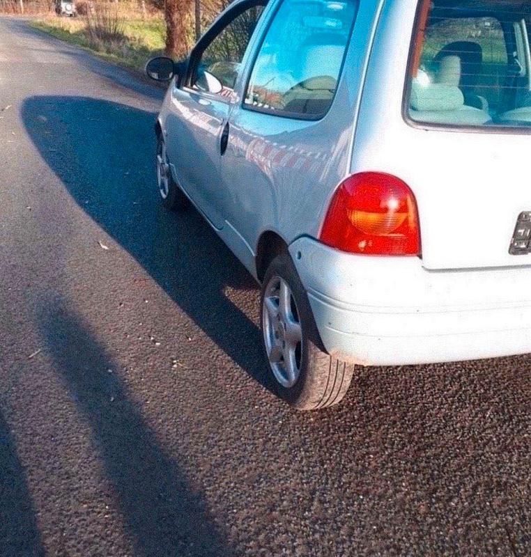 Gebraucht Renault Twingo 75 PS (55 kW) 2006 Silber Kleinwagen