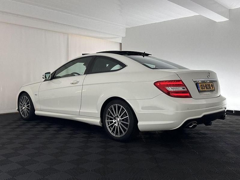 Gebraucht Mercedes C180 AMG 156 PS (114 kW) 2011 Weiß Coupé