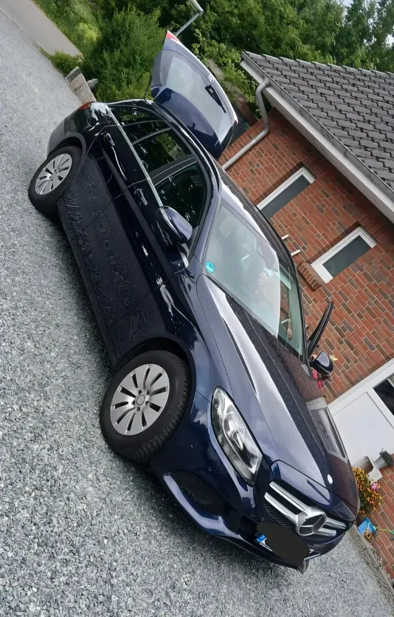 Gebraucht Mercedes C220 170 PS (125 kW) 2016 Blau Kombi
