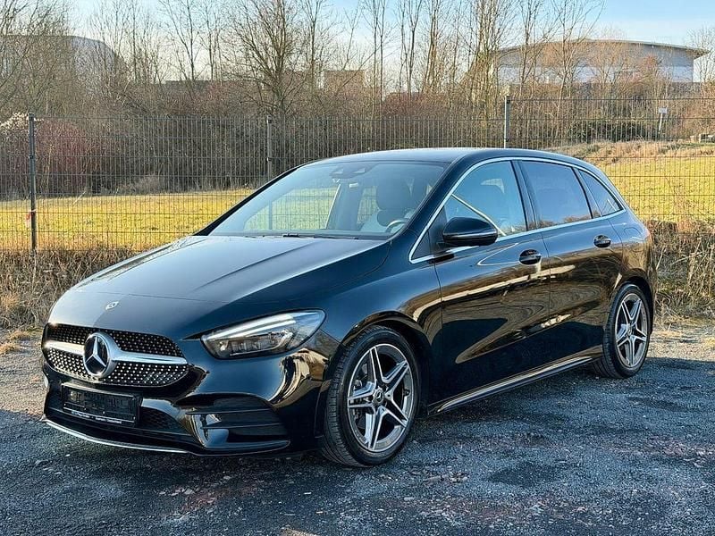 Gebraucht Mercedes B200 AMG line 163 PS (119 kW) 2019 Schwarz Van / Kleinbus