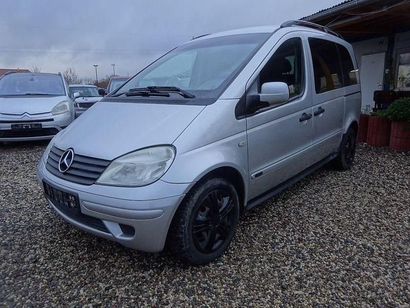 Grau Gebraucht 2004 Mercedes Vaneo Van / Kleinbus | 1.000 € (Guter Preis) - Bild 1/4
