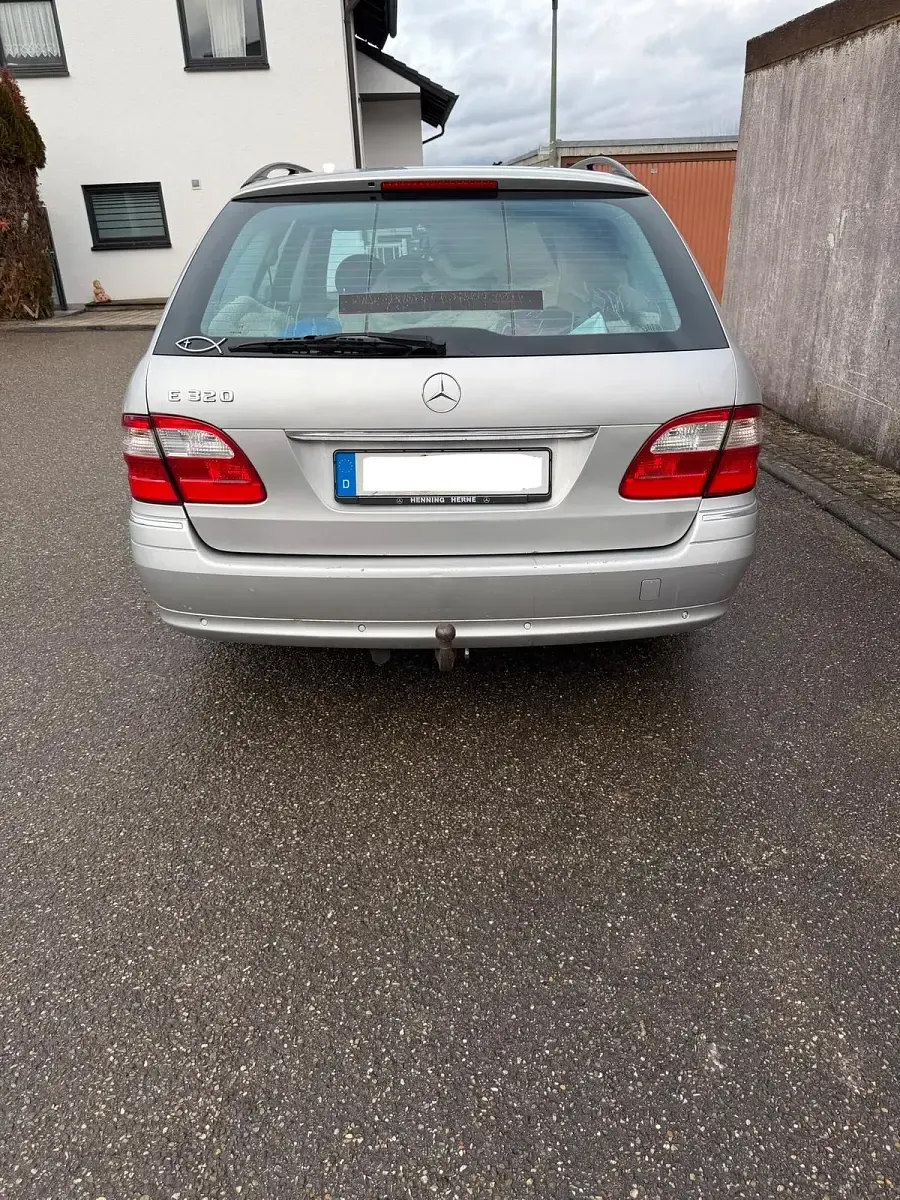 Gebraucht Mercedes E320 Avantgarde 224 PS (164 kW) 2004 Silber Kombi