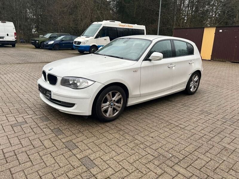 Weiß Gebraucht 2010 BMW 118 Advantage Kleinwagen | 2.200 € (Superpreis) - Bild 1/4