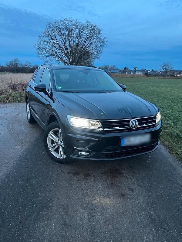 Schwarz Gebraucht 2019 VW Tiguan SUV | 26.500 € (Fairer Preis) - Bild 1/4
