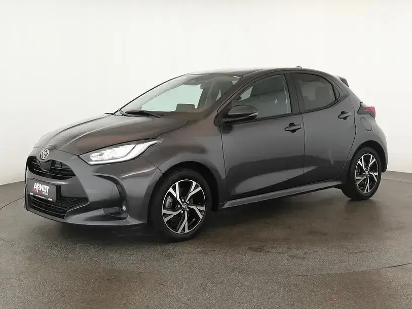 Gebraucht Toyota Yaris Hybrid 116 PS (85 kW) 2025 Marlingrau Limousine