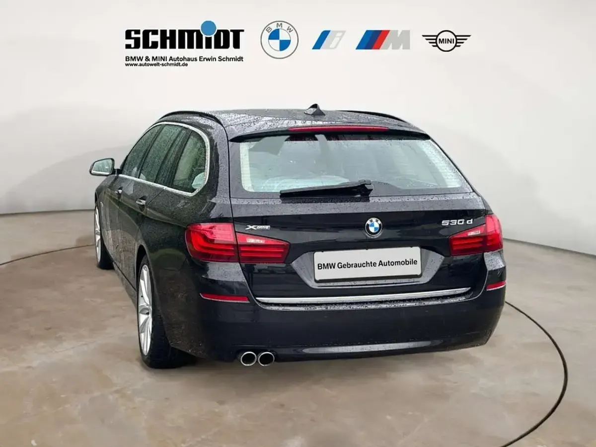 Gebraucht BMW 530 Luxury Line 258 PS (189 kW) 2016 Saphirschwarz metallic Kombi