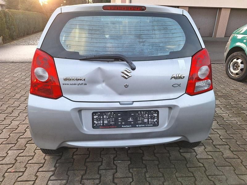 Gebraucht Suzuki Alto Club 68 PS (50 kW) 2012 Silber Kleinwagen