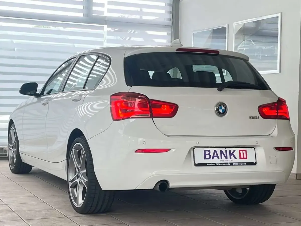 Gebraucht BMW 116 Advantage 109 PS (80 kW) 2015 Weiß Kleinwagen