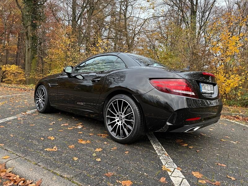 Schwarz Gebraucht 2019 Mercedes SLC300 AMG Cabrio | 42.300 € (Etwas zu teuer) - Bild 1/4