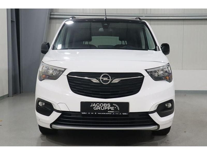 Gebraucht Opel Combo Life Ultimate 131 PS (96 kW) 2022 Diamantschwarz Van / Kleinbus