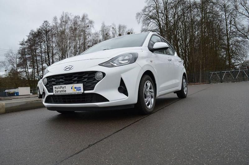 Gebraucht Hyundai i10 Select 67 PS (49 kW) 2020 Weiß Kleinwagen