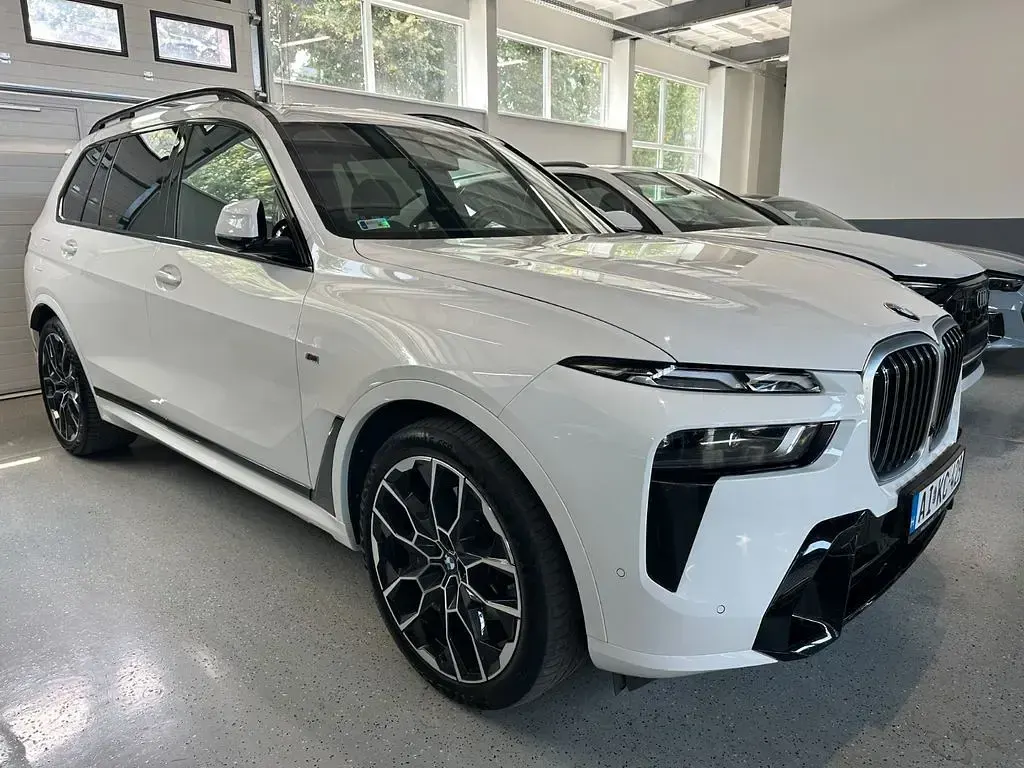 Gebraucht BMW X7 M Sport 352 PS (258 kW) 2023 Weiß SUV