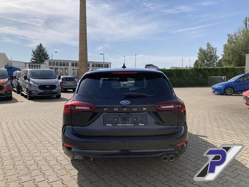 Gebraucht Ford Focus ST-Line 125 PS (91 kW) 2023 Schwarz(metallic) Kombi