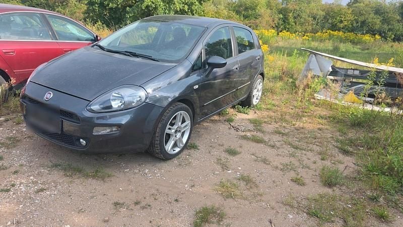 Grau Neu 2025 Fiat Punto Evo Kleinwagen | 2.800 € - Bild 1/4