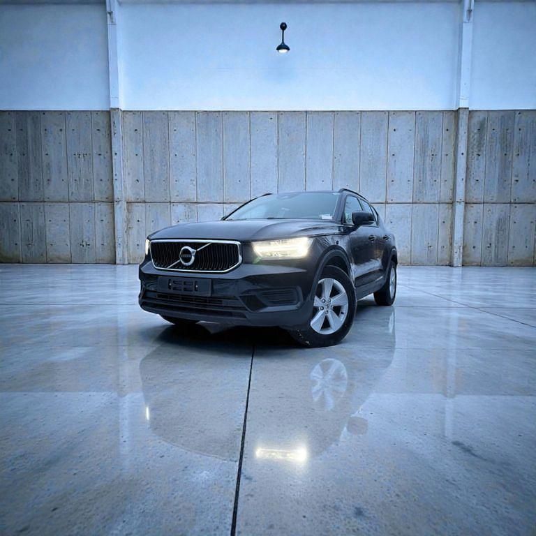 Gebraucht Volvo XC40 Momentum 129 PS (94 kW) 2021 Schwarz SUV