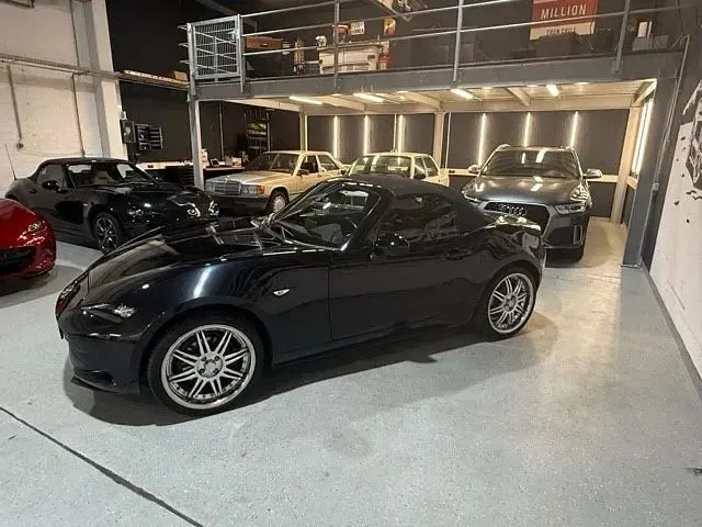 Gebraucht Mazda MX5 Exclusive-Line 160 PS (117 kW) 2015 Schwarz Cabrio