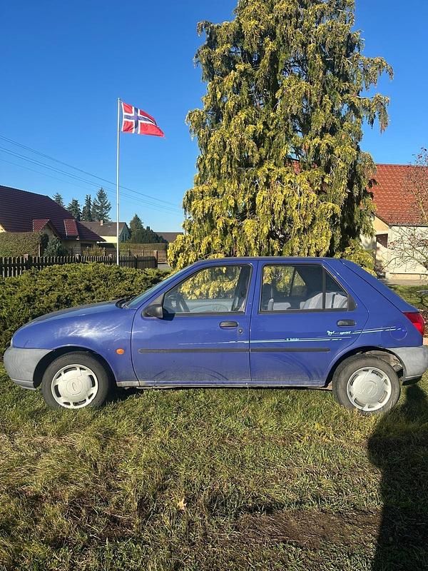 Gebraucht Ford Mustang 50 PS (36 kW) 1998 Violet Kleinwagen