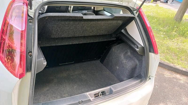 Gebraucht Fiat Punto 77 PS (56 kW) 2009 Weiß Kleinwagen