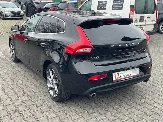 Usata Volvo V40 Ocean Race 221 CV (162 kW) 2016 Nero Berlina