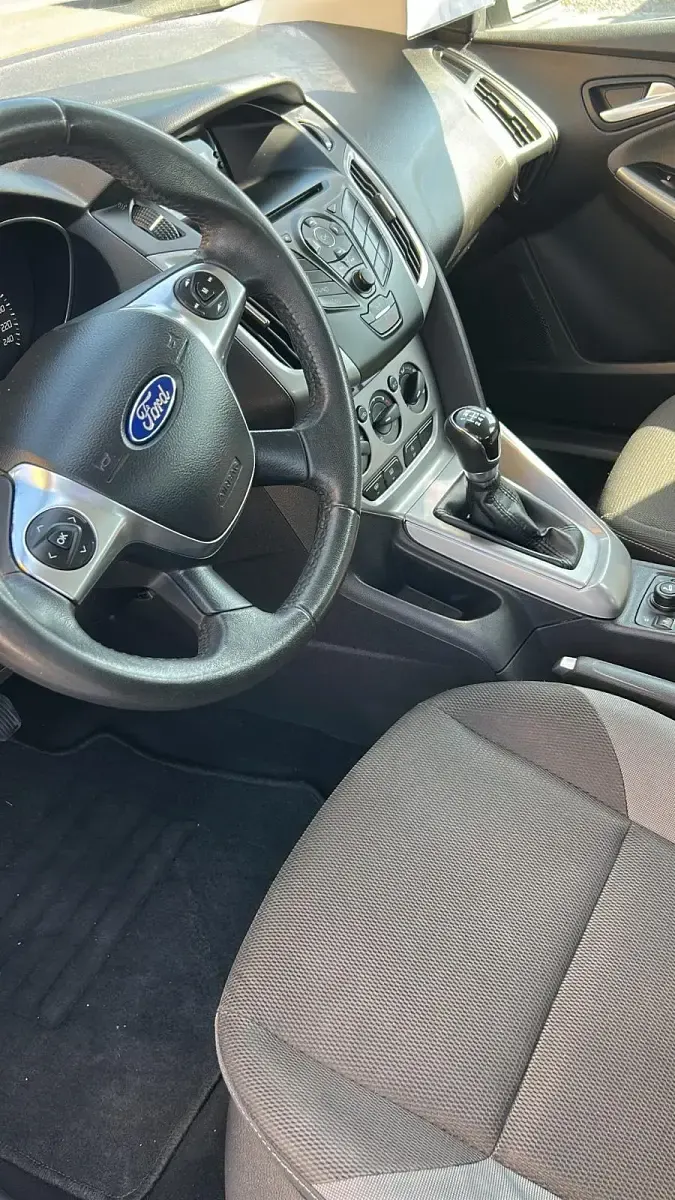 Second-hand Ford Focus 101 CP (74 kW) 2013 Alb Hatchback