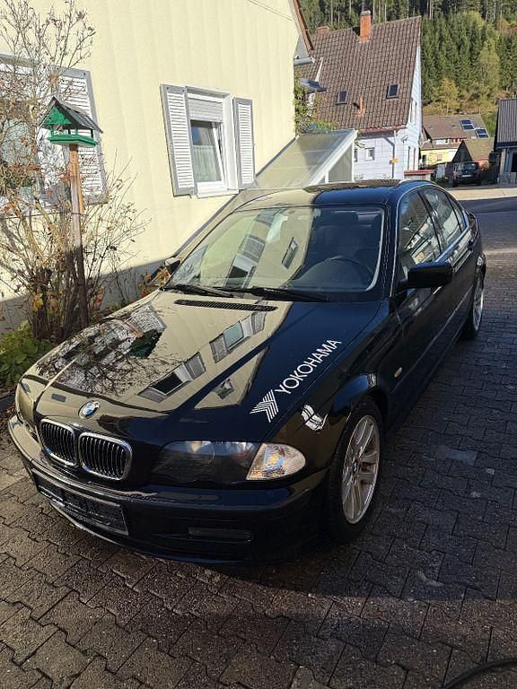 Schwarz Gebraucht 2001 BMW 320 Performance Limousine | 2.000 € (Guter Preis) - Bild 1/4