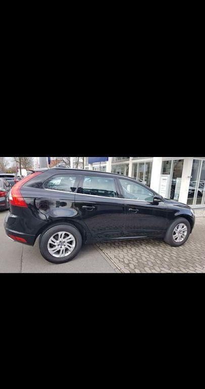 Schwarz Gebraucht 2016 Volvo XC60 SUV | 15.000 € (Fairer Preis) - Bild 1/4