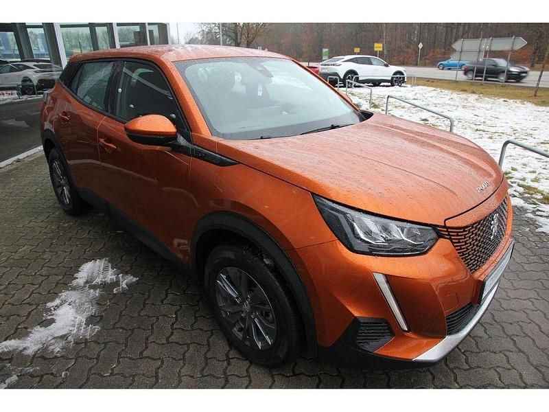Gebraucht Peugeot e-2008 Active 100 kW (136 PS) 2021 Orange SUV
