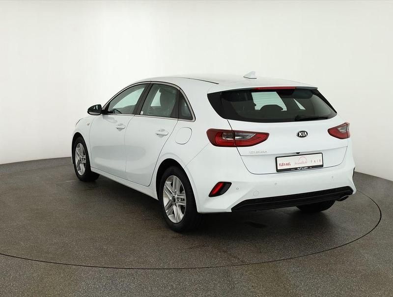 Gebraucht Kia Ceed Vision 160 PS (117 kW) 2021 Weiß Kleinwagen