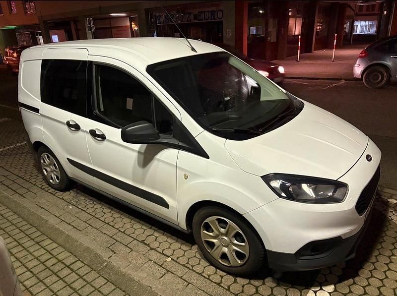 Weiß Gebraucht 2018 Ford Transit | 10.500 € (Fairer Preis) - Bild 1/4