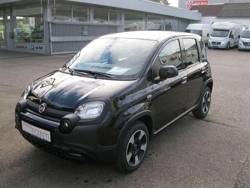 Cinema schwarz Gebraucht 2023 Fiat Panda Kleinwagen | 12.799 € (Fairer Preis) - Bild 1/4