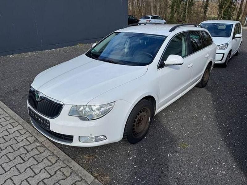 Gebraucht Skoda Superb Ambition 140 PS (102 kW) 2012 Weiß Kombi