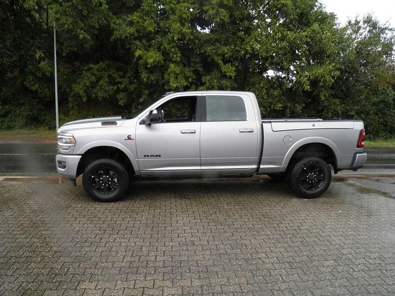 Gebraucht Dodge Ram 385 PS (283 kW) 2024 Grau Pickup