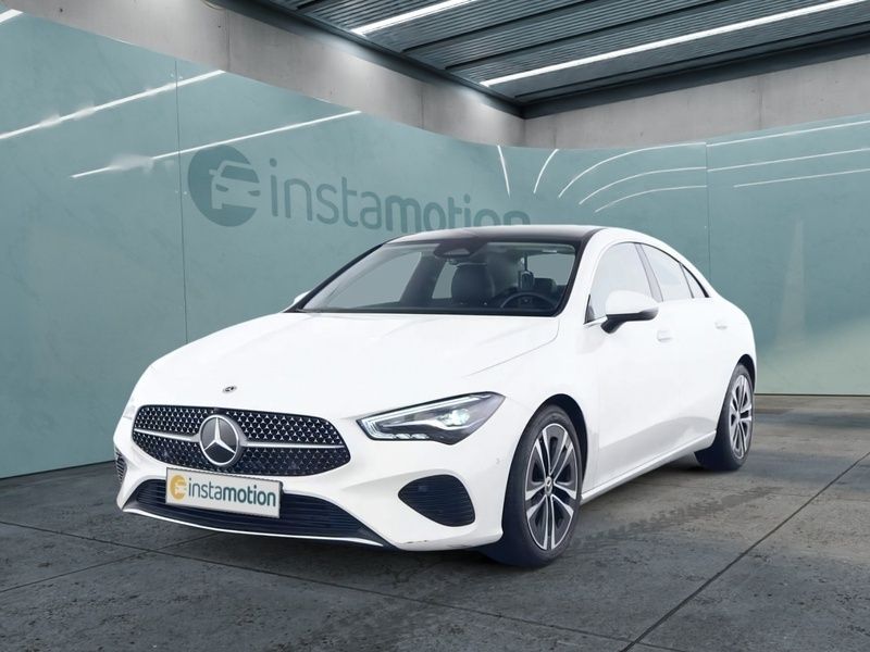 Weiß Gebraucht 2023 Mercedes CLA180 Progressive Limousine | 35.500 € (Teuer) - Bild 1/3