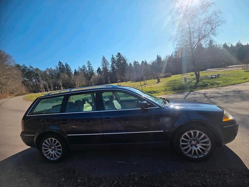 Gebraucht VW Passat Highline 163 PS (119 kW) 2003 Blau Kombi