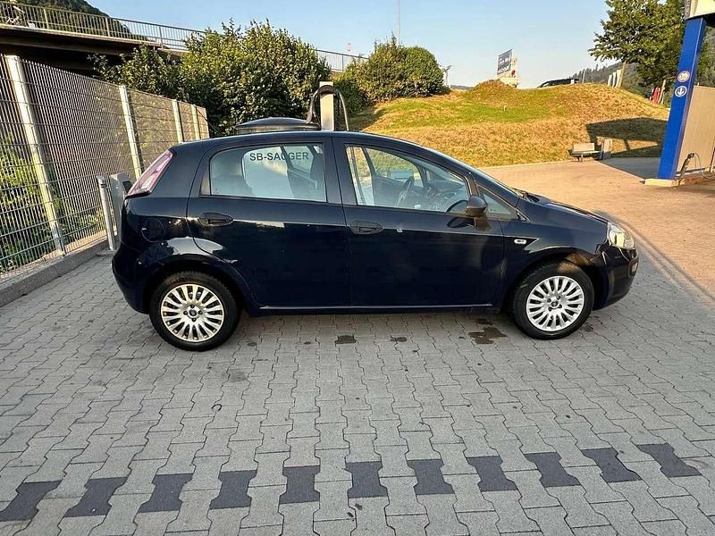 Gebraucht 2011 Fiat Punto Limousine | 2.200 € (Fairer Preis) - Bild 1/4
