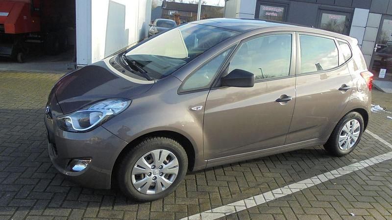 Braun Gebraucht 2011 Hyundai ix20 Classic Kleinwagen | 6.990 € (Fairer Preis) - Bild 1/4
