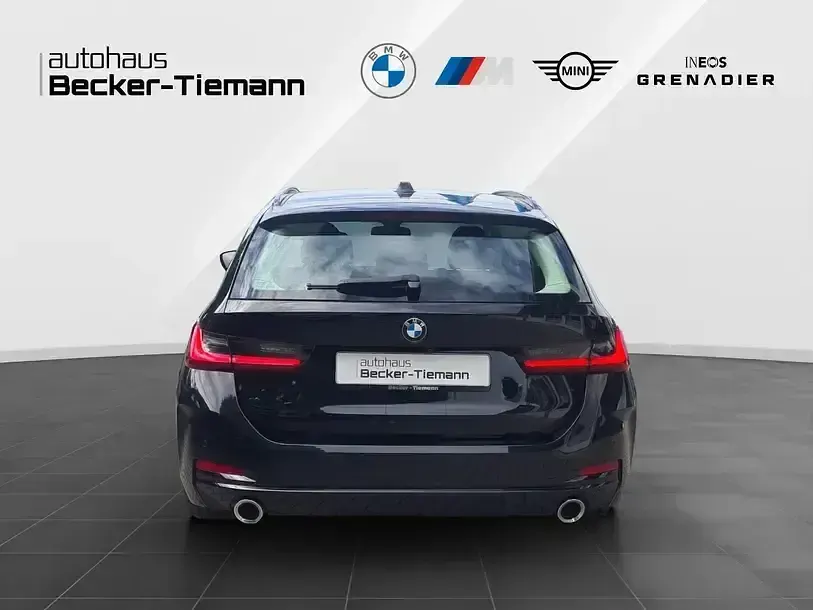 Gebraucht BMW 320 Sport Line 190 PS (139 kW) 2023 Saphirschwarz Kombi